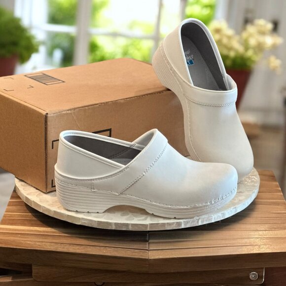 Dansko Professional LT White Box Leather Clogs Women’s Size 40 EU Comfort Work S - Picture 3 of 11